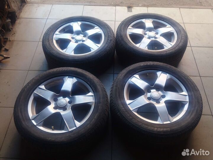 Bridgestone Dueler H/P Sport 235/55 R17