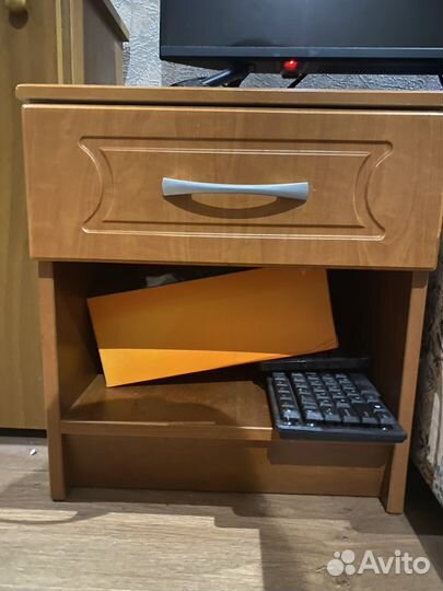 Тумба прикроватная