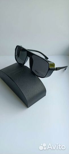 Солнцезащитные очки prada