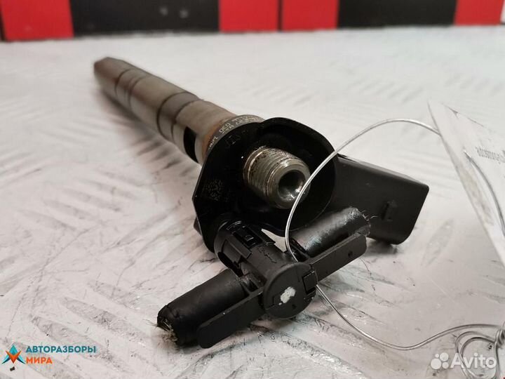 Форсунка Volkswagen Passat B6 2009 03L130277