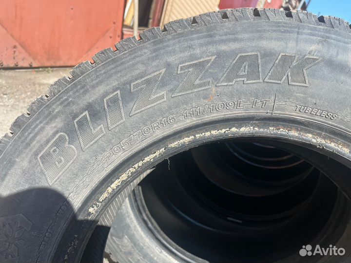 Bridgestone Blizzak W979 205/70 R16 111