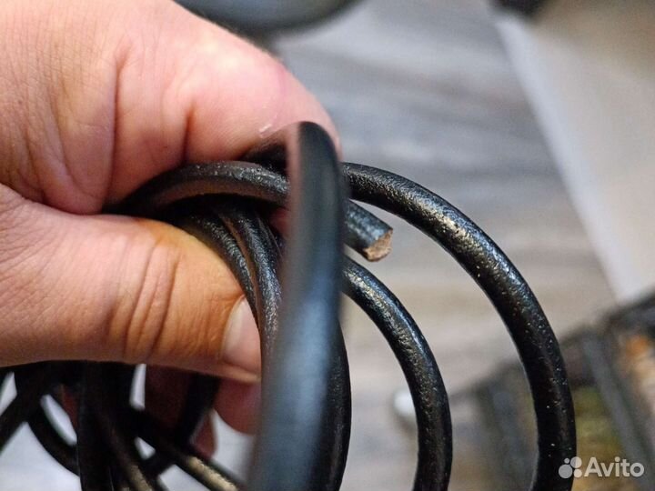 Кожаный шнурок на шею