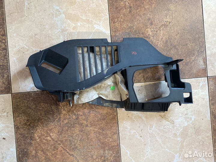 Крепление полки багажника правое Citroen DS 5