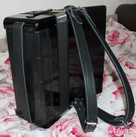 Аккордеон Weltmeister Caprice 3/4 в отличном сост