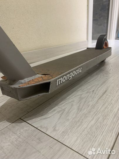 Трюковой самокат mongoose