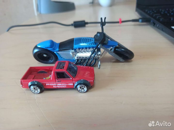 Мотоцикл hot wheels