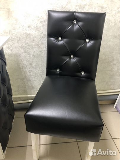 Маникюрный стол