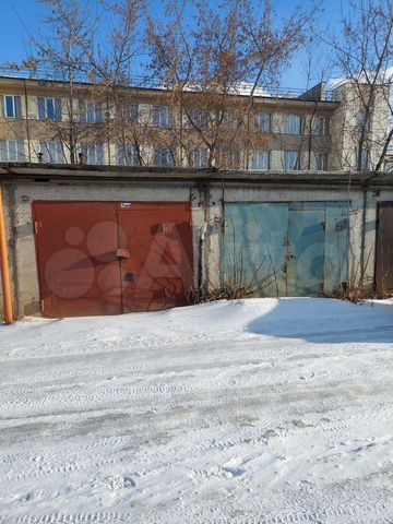 Гараж, > 30 м²