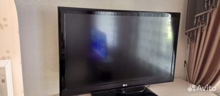 Продаю телевизор(самовывоз)