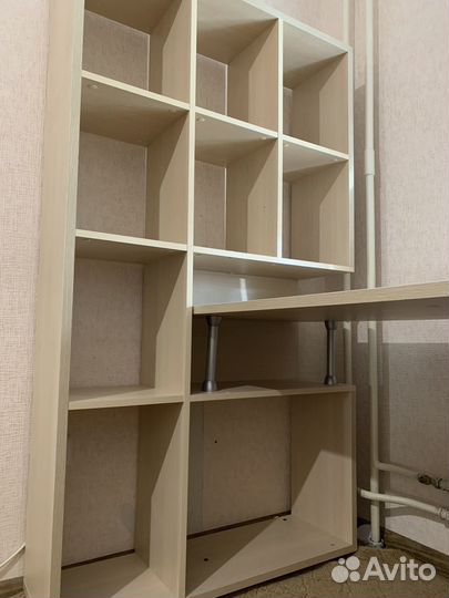 Письменный стол с полками