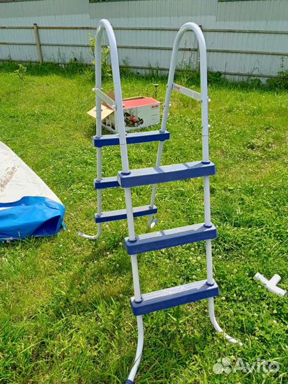 Лестница для бассейна