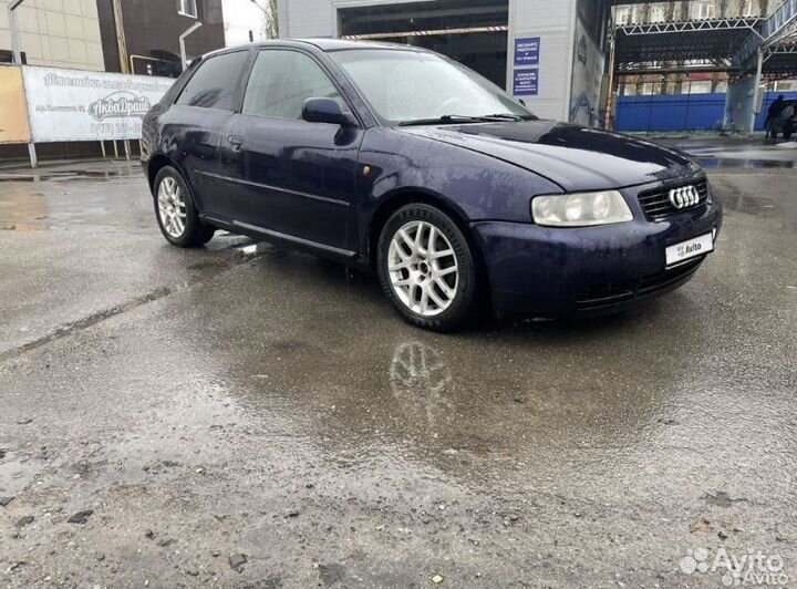 Audi A3 1.8 МТ, 1997, битый, 450 000 км