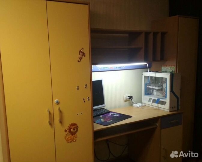 Стенка детская школьная,с шкафом и полками