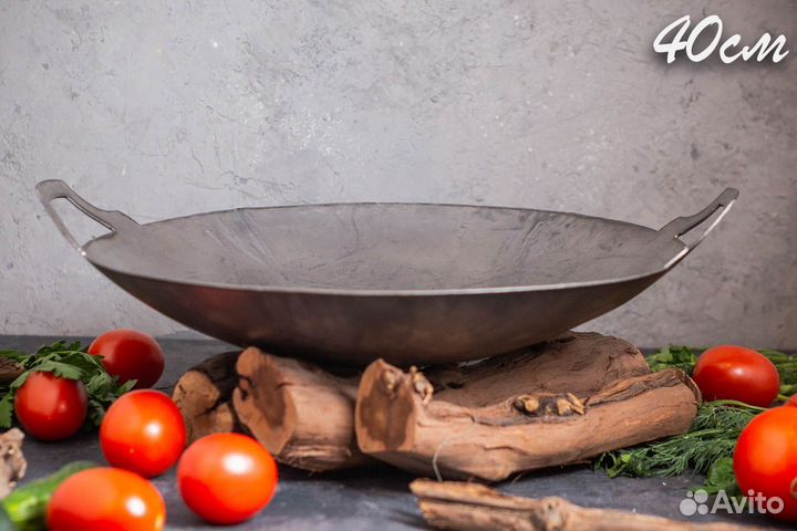 Сковорода Садж из стали 40 см на кованой подставке