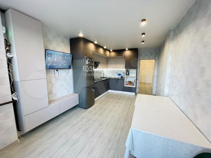 3-к. квартира, 95 м², 2/10 эт.