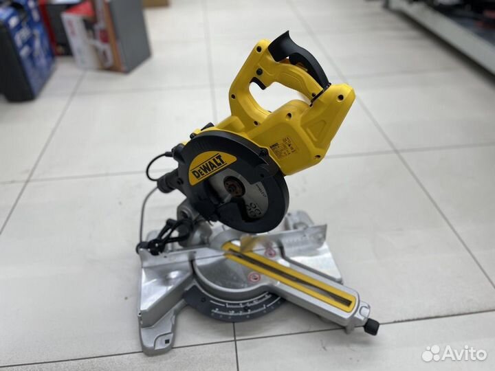 Электропила торцовочная, DWS777, dewalt