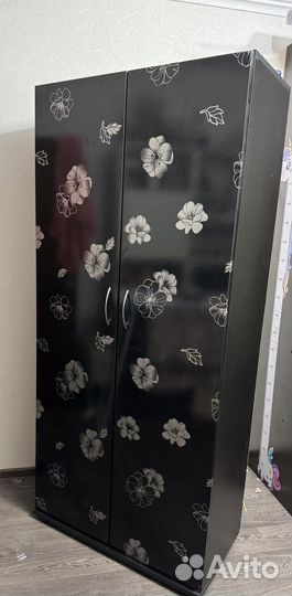 Шкаф распашной