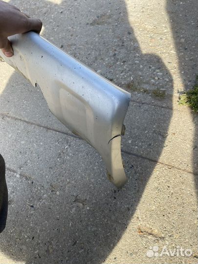 Губа переднего бампера mitsubishi