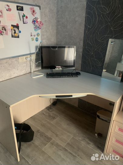 Компьютерный стол