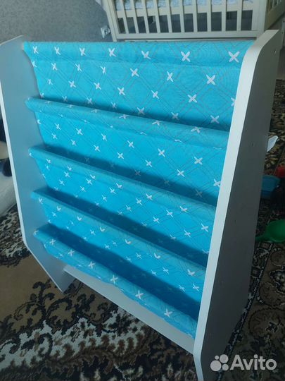 Полка для книг монтессори