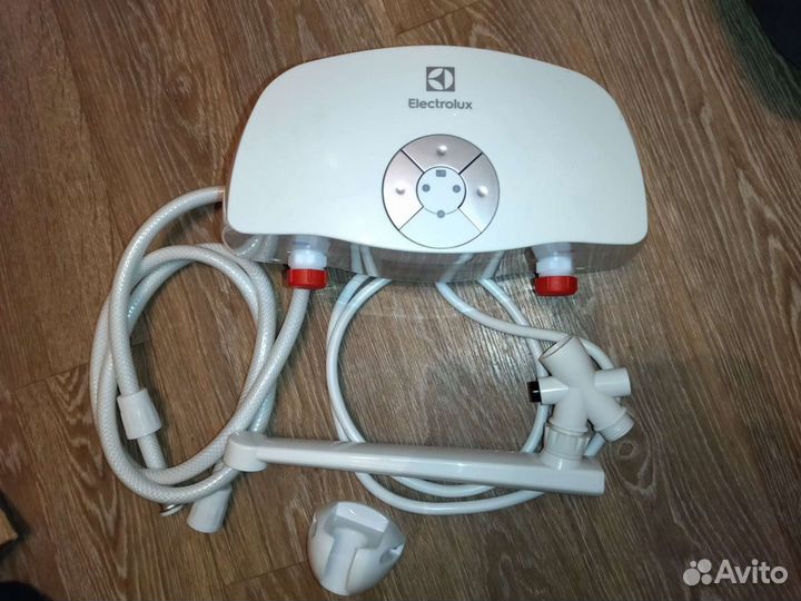 Водонагреватель проточный electrolux