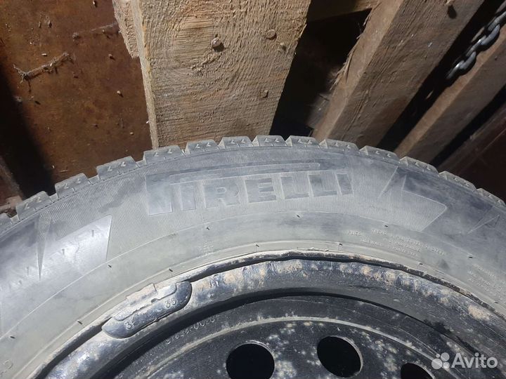 R15 Pirelli Formula Ice 185/65, PCD 4x114.3 DIA 66.1