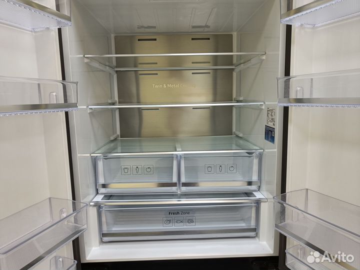 Холодильник новый Samsung