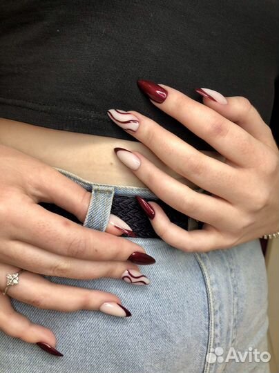 Маникюр, педикюр, наращивание ногтей