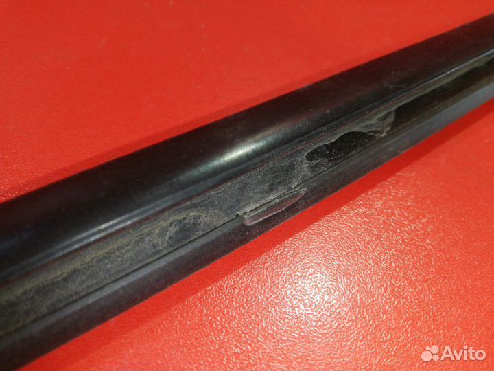 Молдинг стекла двери внешний задний правый Kia Rio