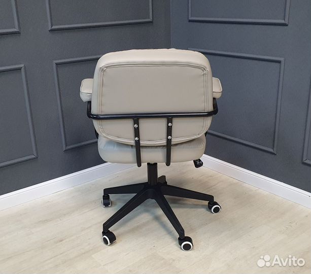 Компьютерное кресло новое