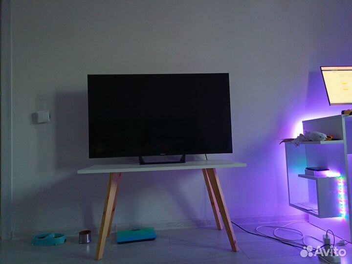 Столик для телевизора