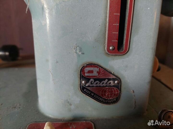 Швейная машика LADA