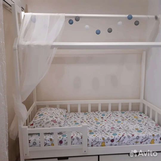 Детская кровать домик