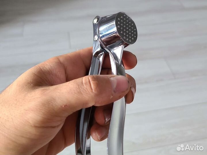 Чеснодавка новая