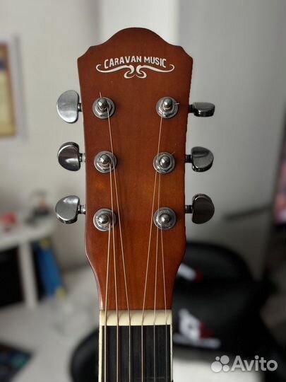 Акустическая гитара