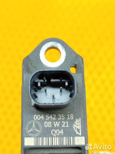 Датчик ускорения Mercedes S W221 3.5 M272 2009