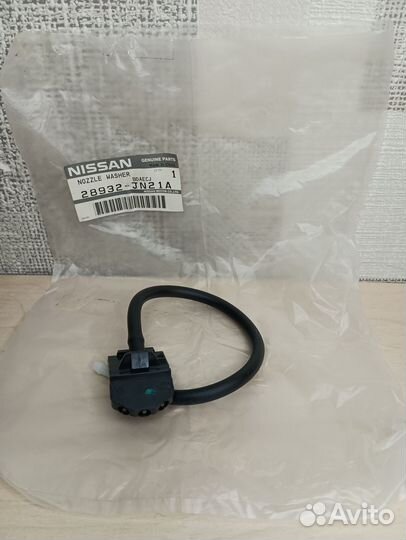 Форсунка омывателя Nissan Teana J32