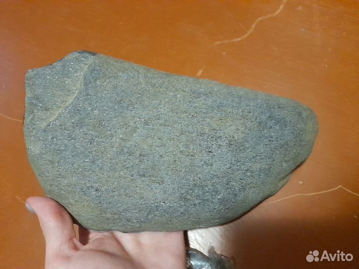 Ручная роспись на камне с ночным пейзажем