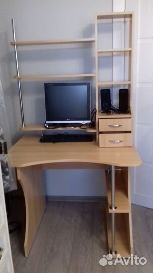 Стол письменный