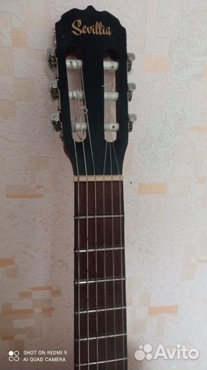 Акустическая гитара