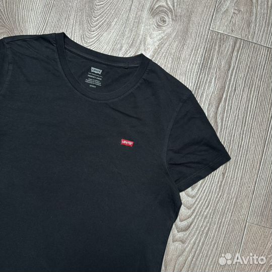 Футболка Levis