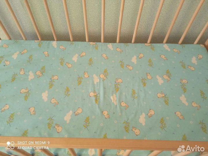 Детская кроватка с матрасом
