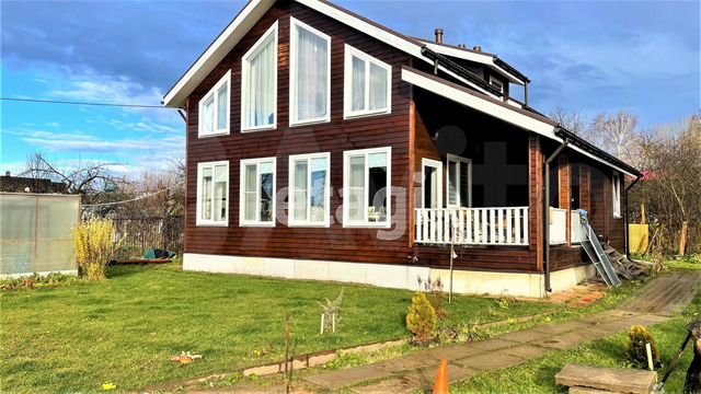 Дом 162 м² на участке 8,8 сот.