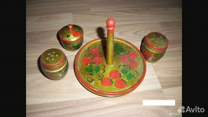 Хохлома-изделия и ножи, ложки,10 фото