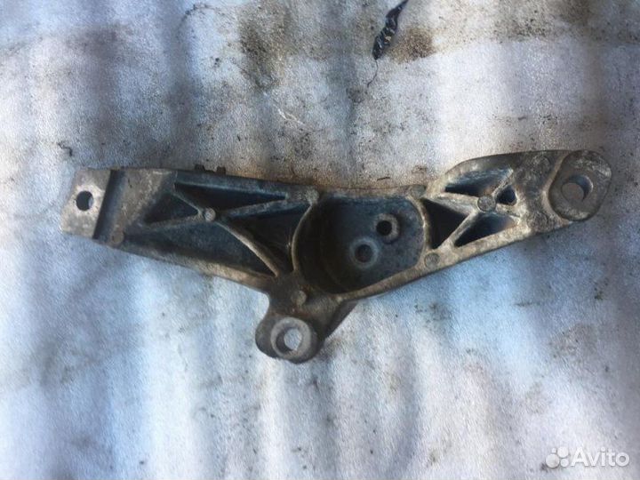 Кронштейн двигателя левый Bmw E39 M57D30