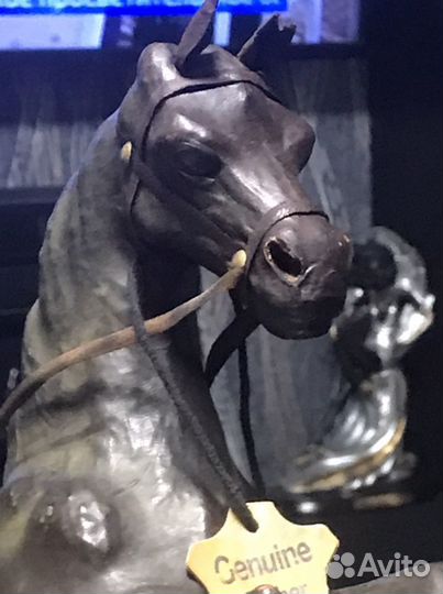 Конь из кожи