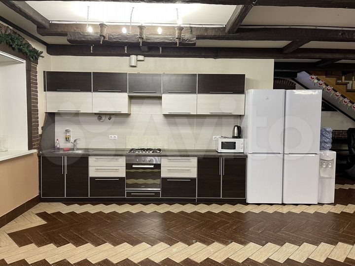 Дом 360 м² на участке 4 сот.