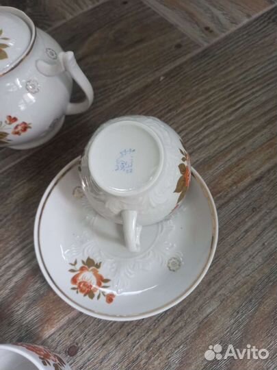Предметы чайного сервиза коричневые цветы Вербилки