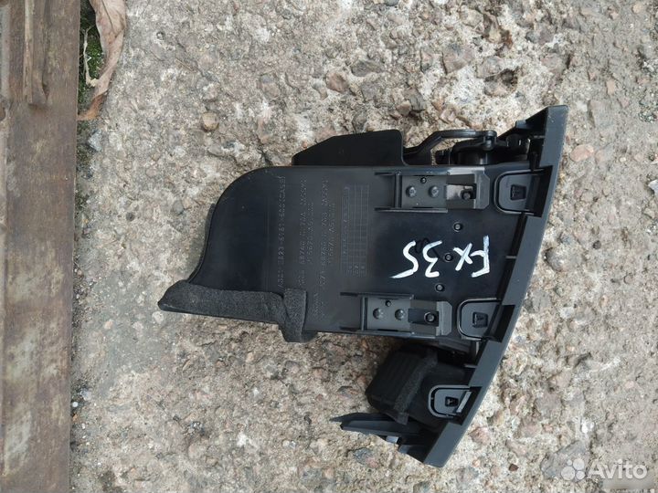 Дефлектор воздушный правый Infiniti FX S50 03-07