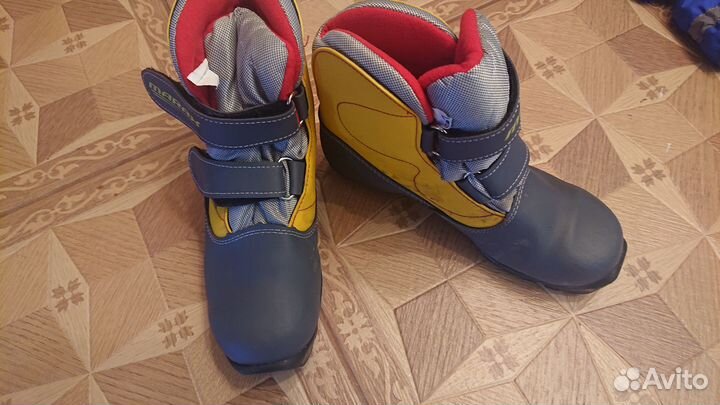 Лыжные ботинки детские 37 размер